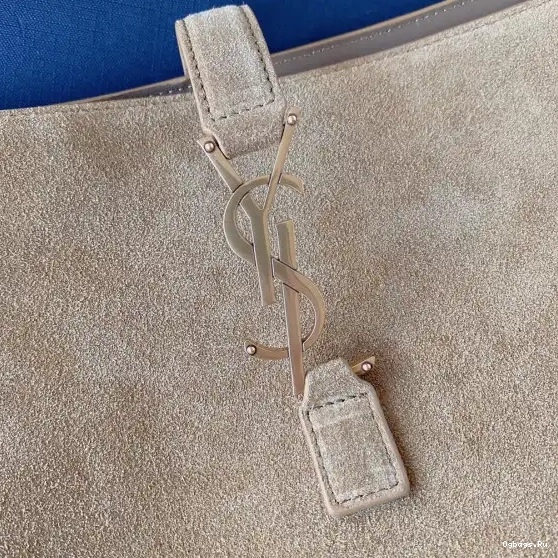À BEA YSL LE 7 5 0529